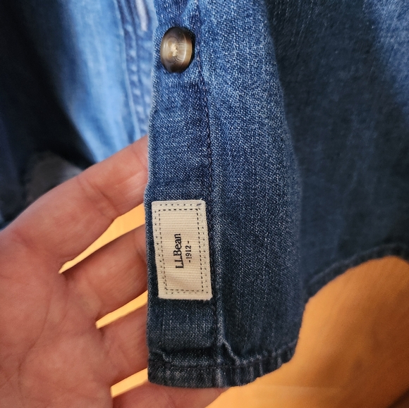 Llbean chambray buttondown - Picture 4 of 5